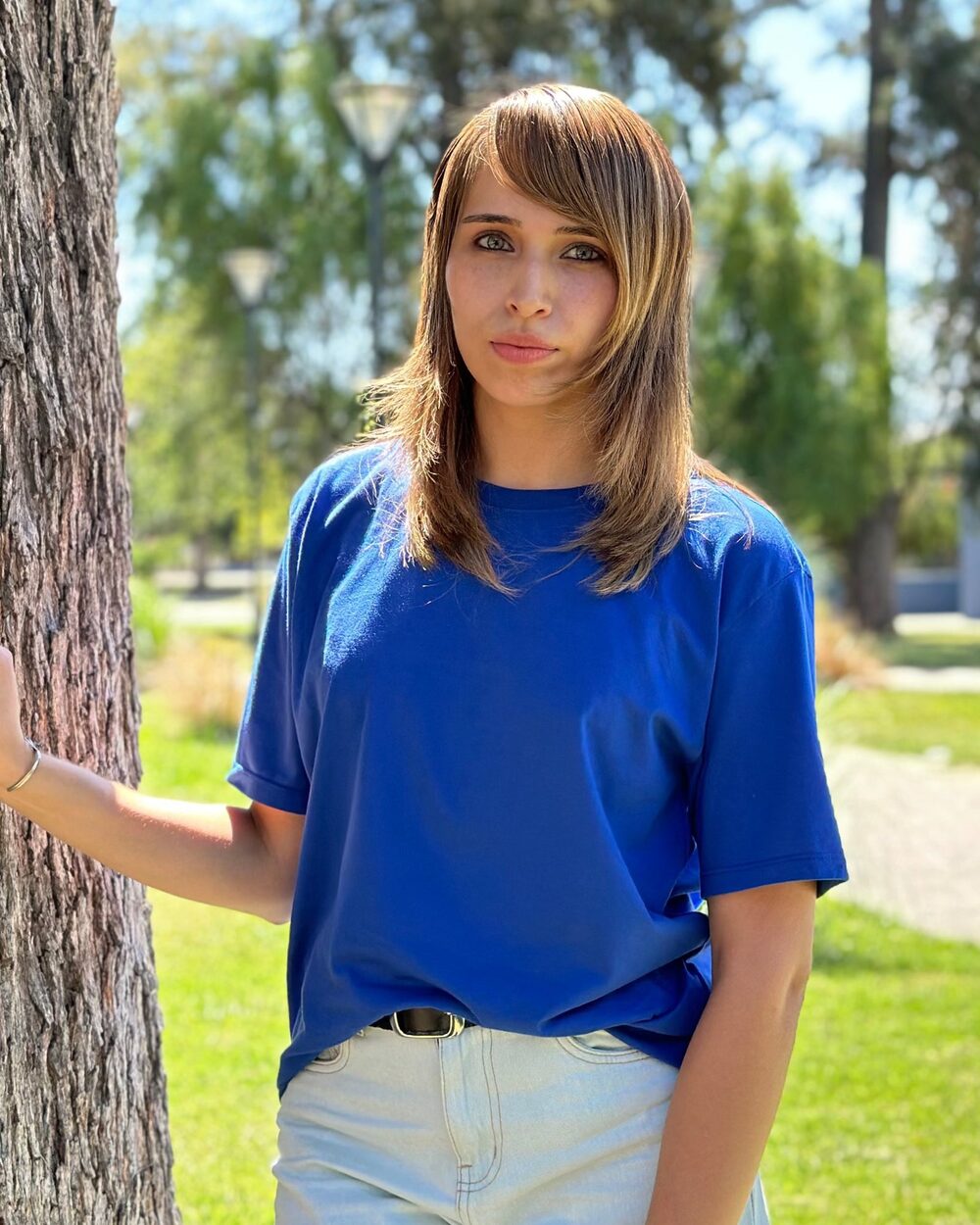 Remera NON Azul Francia con jean claro