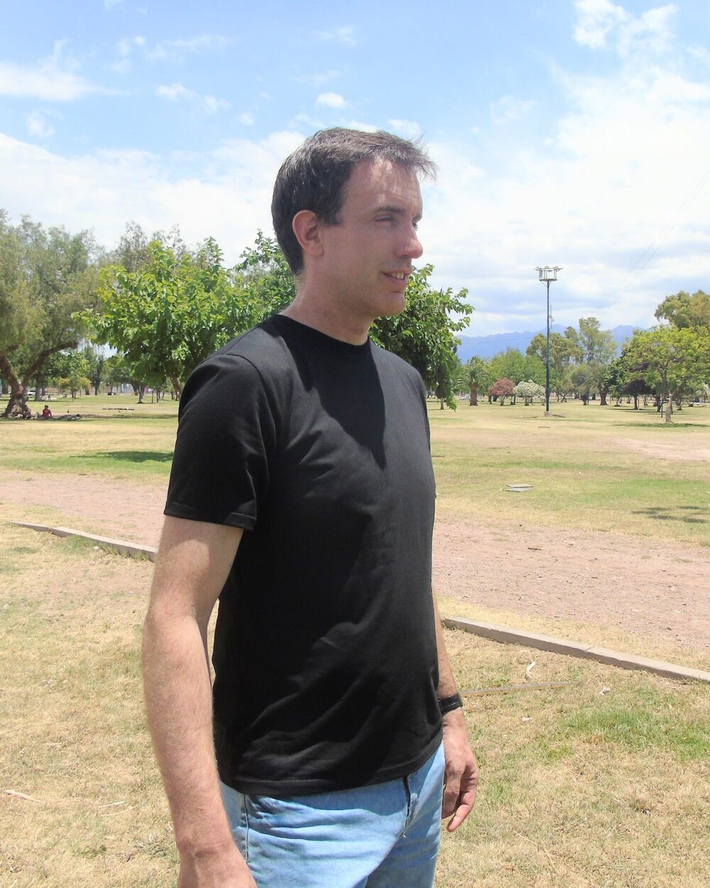 Remera NON Negro Intenso en exterior